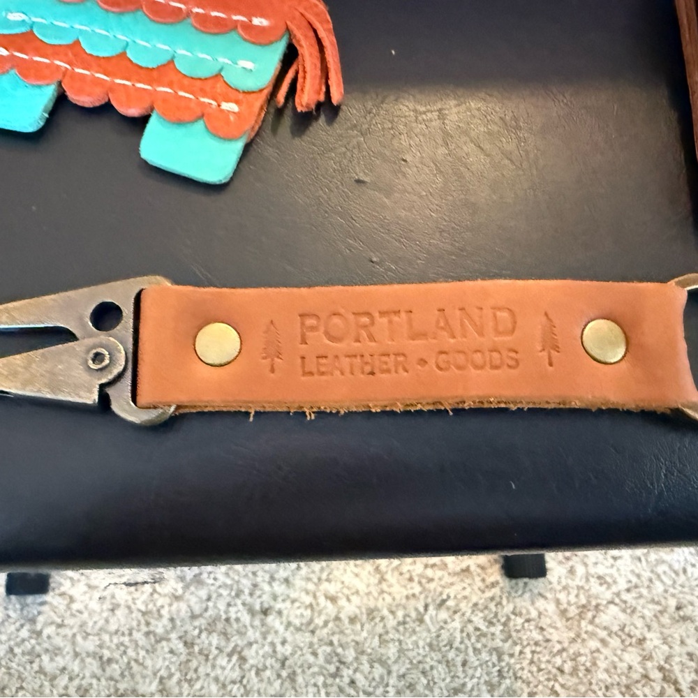 6! Portland Leather Goods collection - Picture 7 of 9